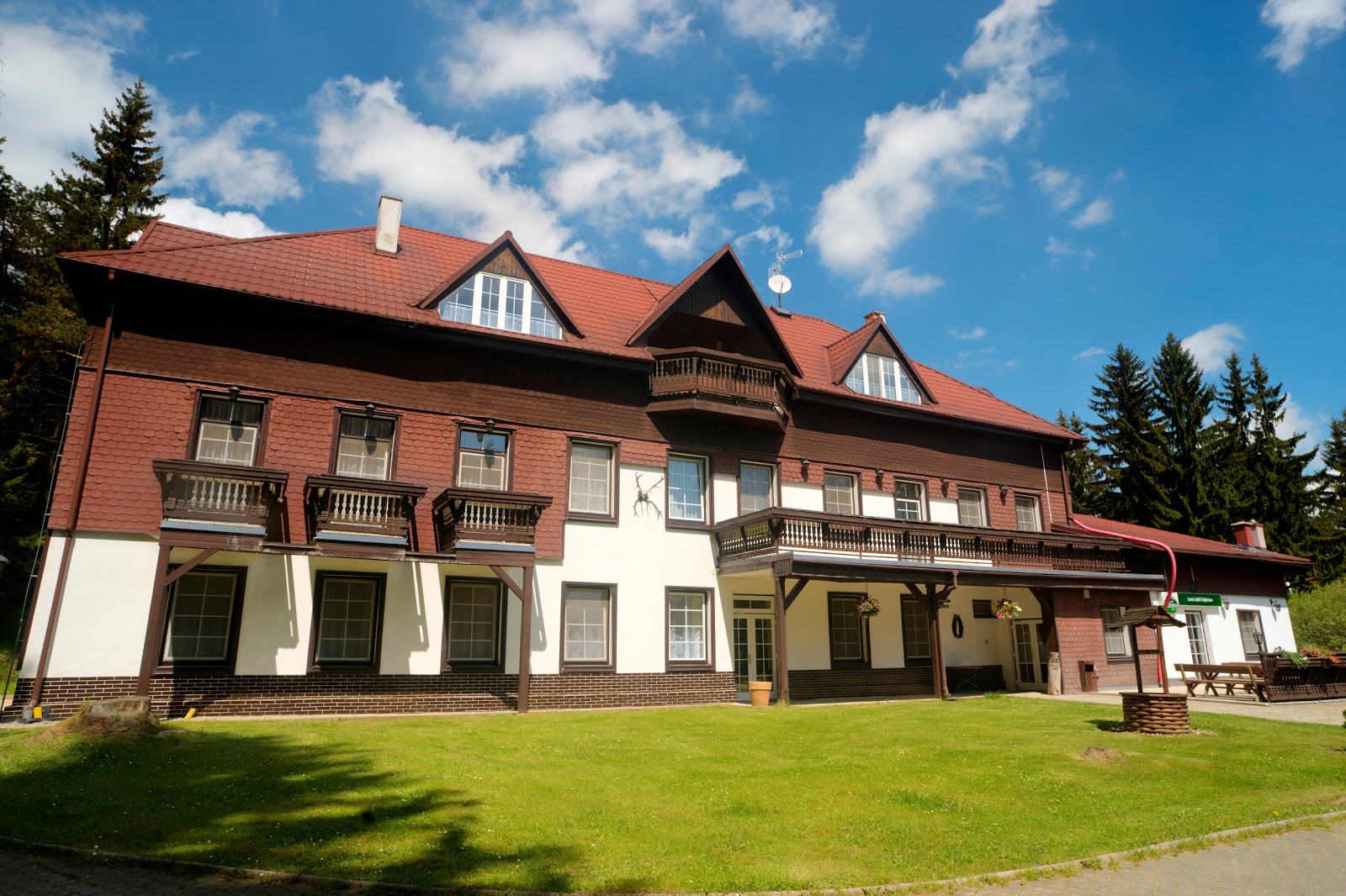 Zomerweken in Sacha Retreat Center Trimurti